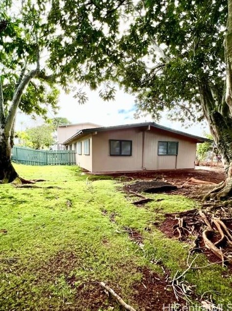 2314 Komo Mai Dr, Pearl City HI  96782-1052 exterior