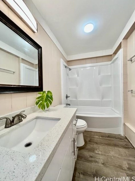 2314 Komo Mai Dr, Pearl City HI  96782-1052 exterior