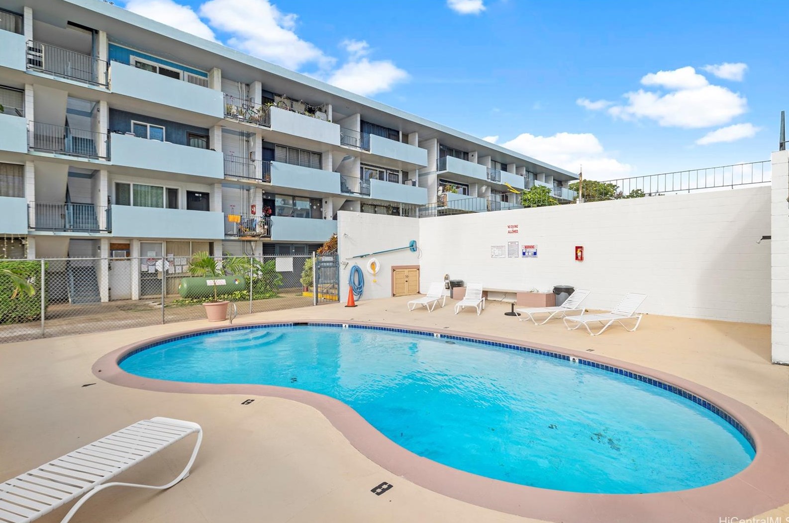 94249 Waikele Rd, Waipahu HI  exterior