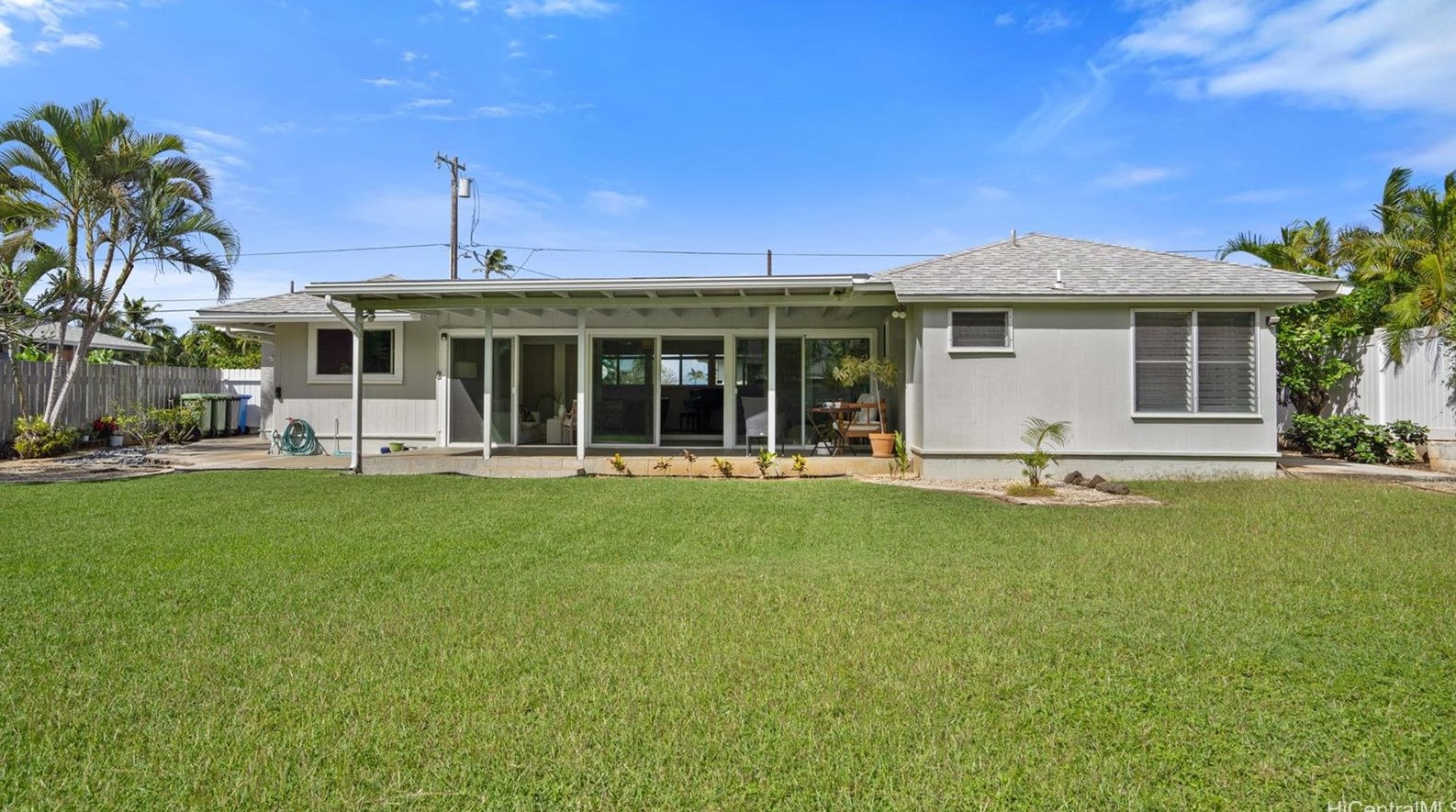 678 Old Mokapu Rd, Kailua, HI 96734