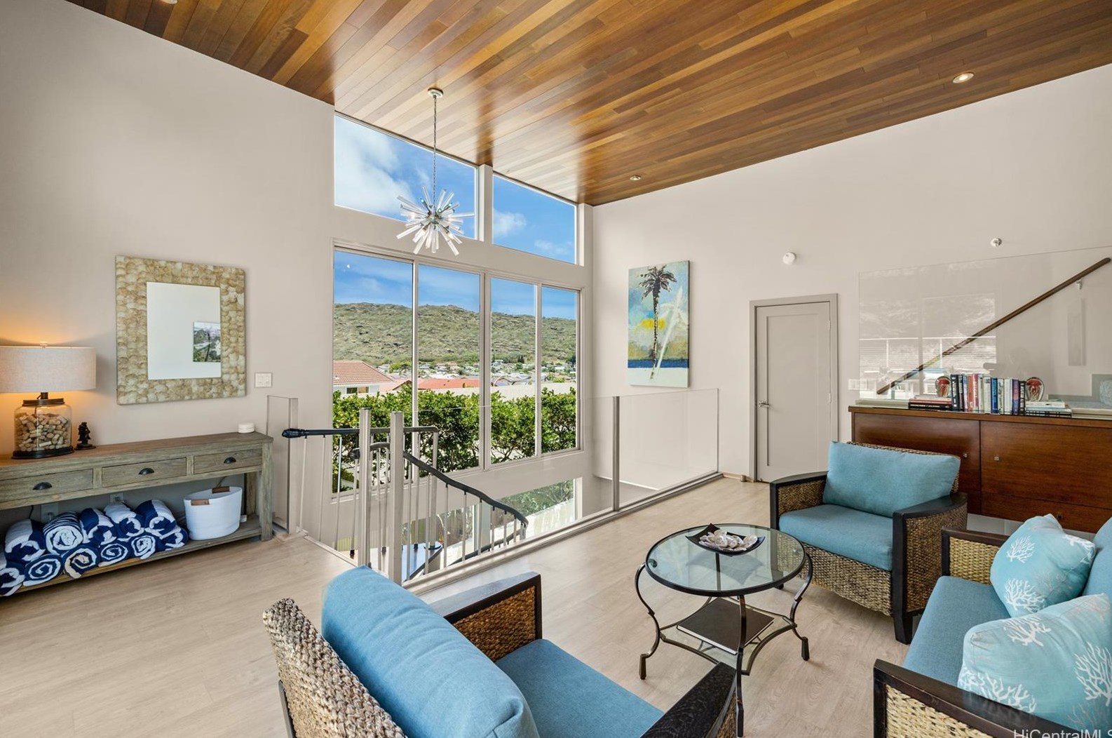 1090 Kahului St, Honolulu HI  96825-2920 exterior