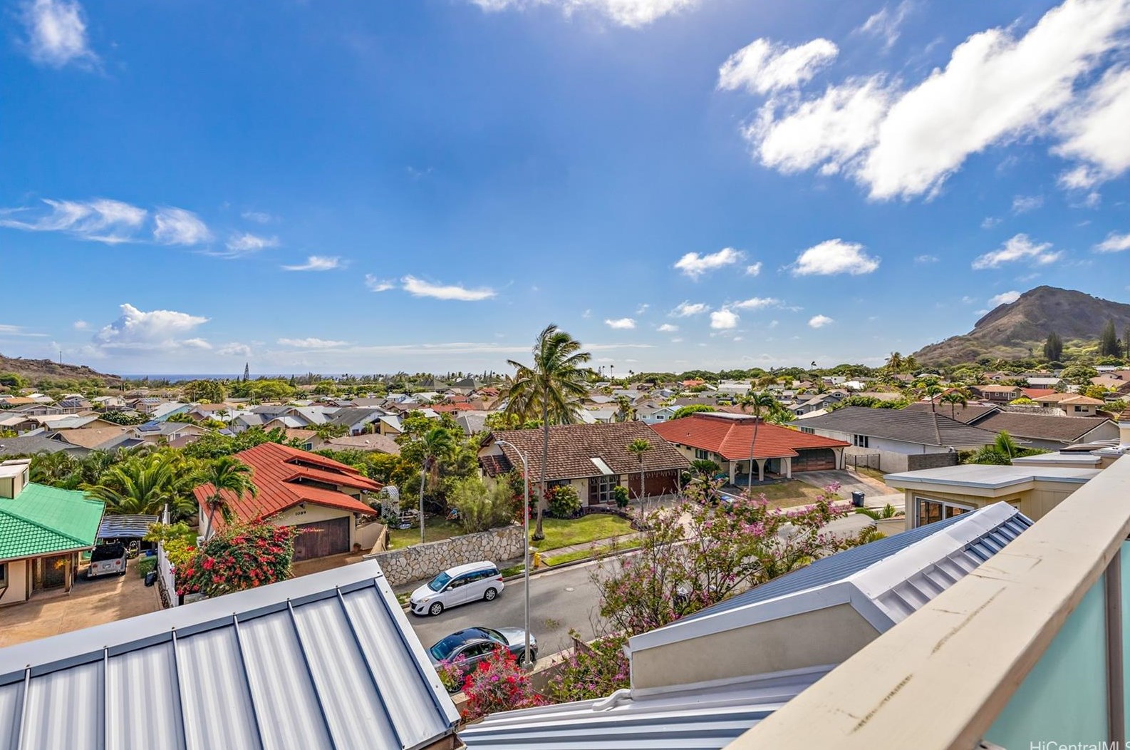 1090 Kahului St, Honolulu HI  96825-2920 exterior