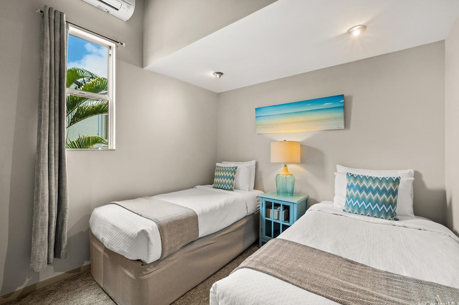 1090 Kahului St, Honolulu HI  96825-2920 exterior
