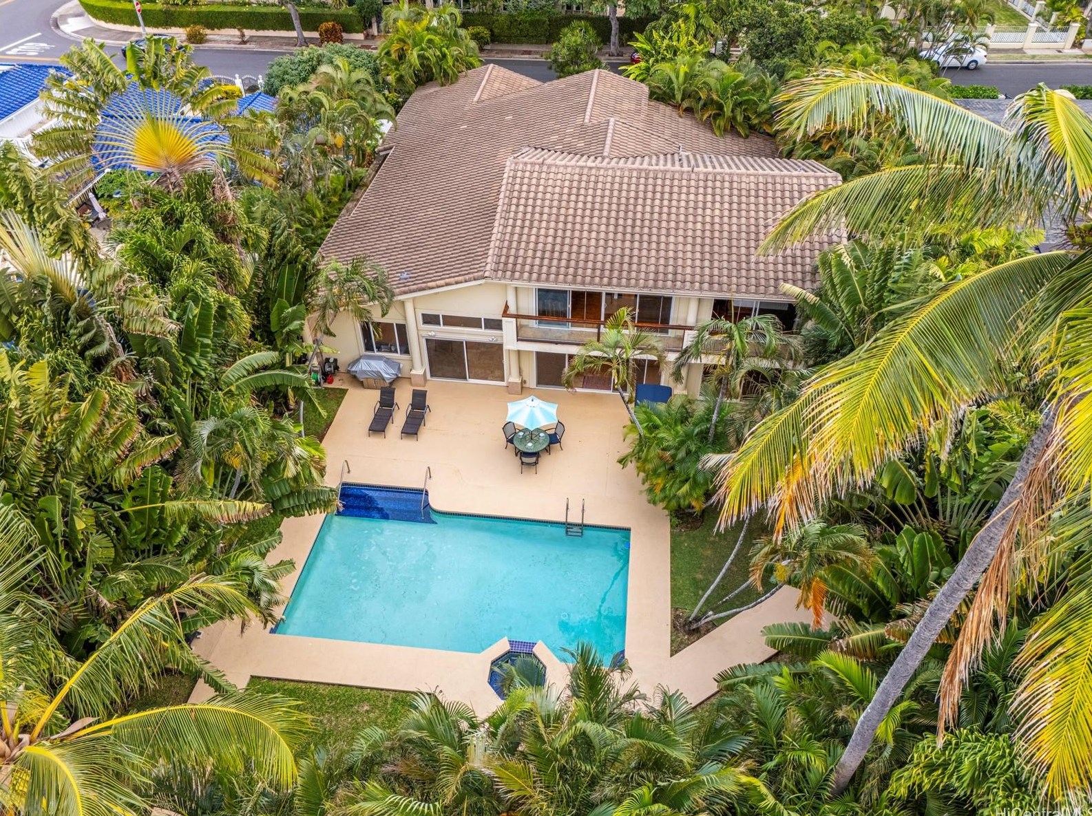 37 Nawiliwili St, Honolulu, HI 96825