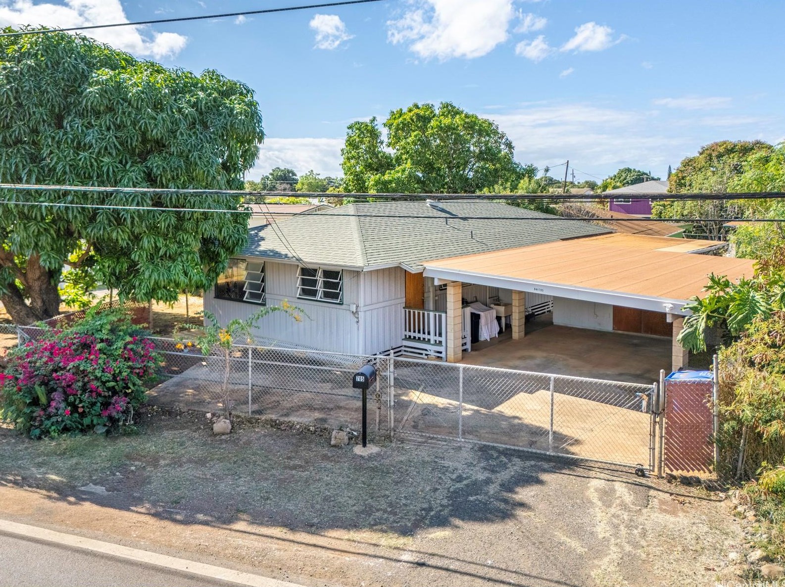 84705 Lahaina St, Nanakuli, HI 96792-1841