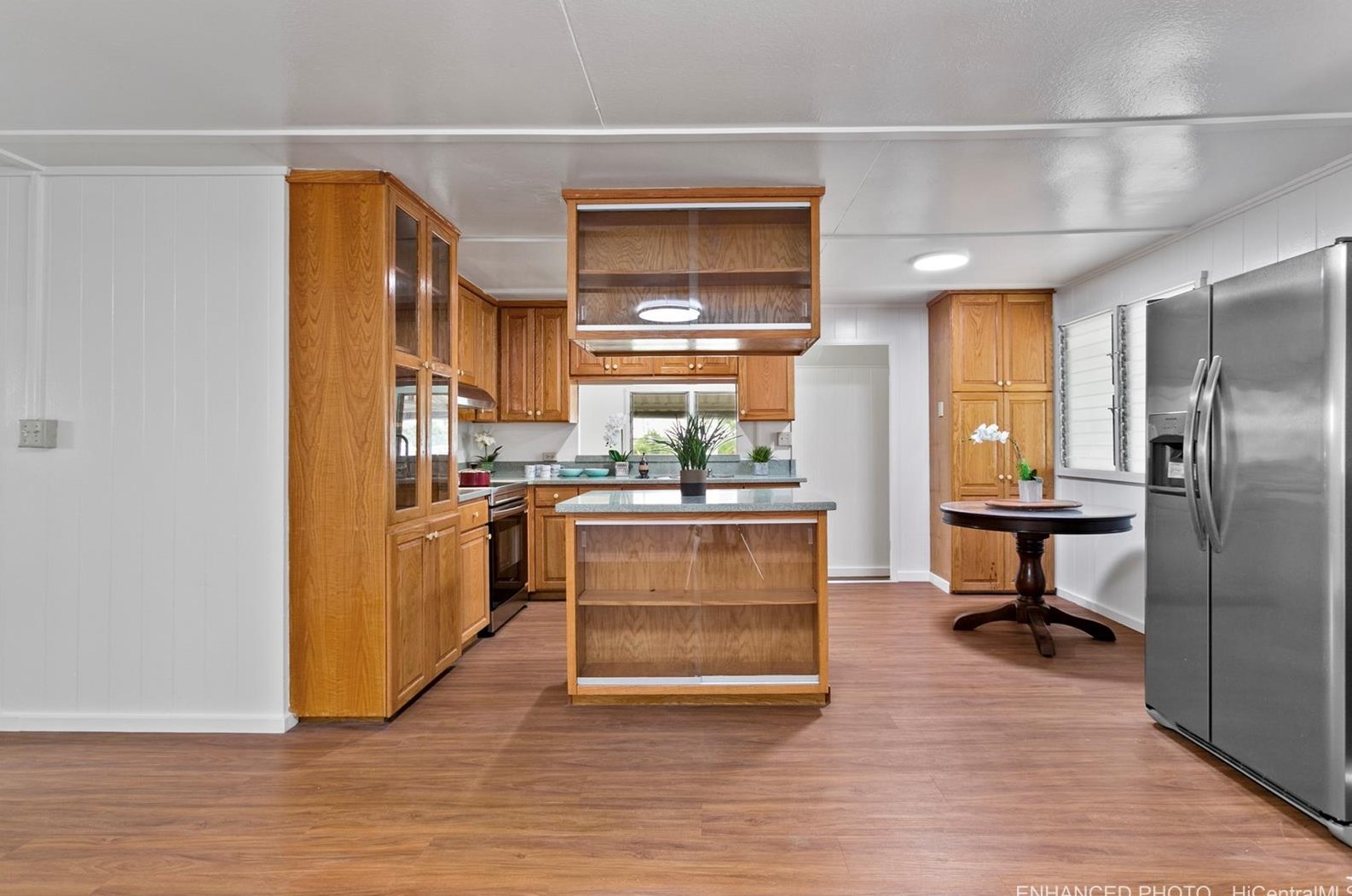 1063 Hulakui Dr, Honolulu, HI 96818