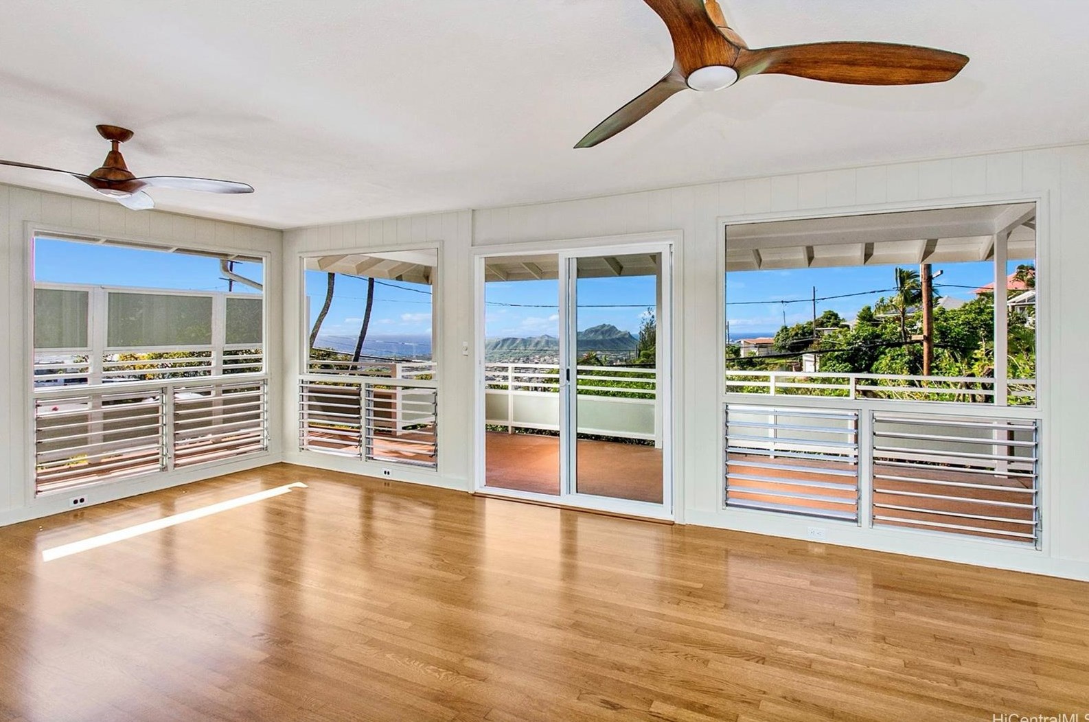 1904 Iwi Way, Honolulu, HI 96816