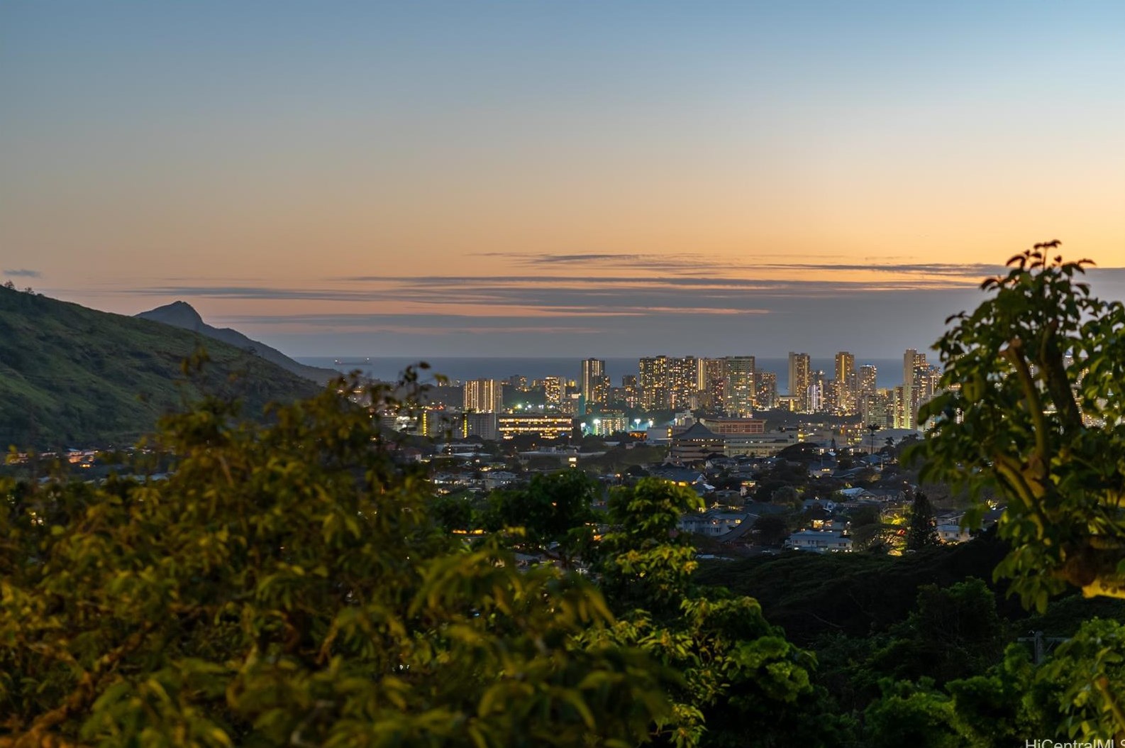 3125 Huelani Pl, Honolulu, HI 96822