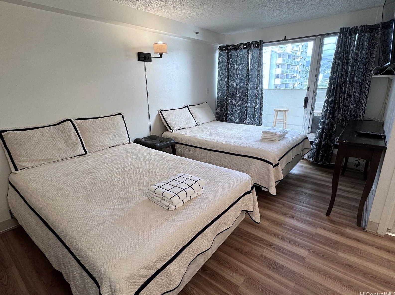2450 Prince Edward St #1007a, Honolulu, HI 96815