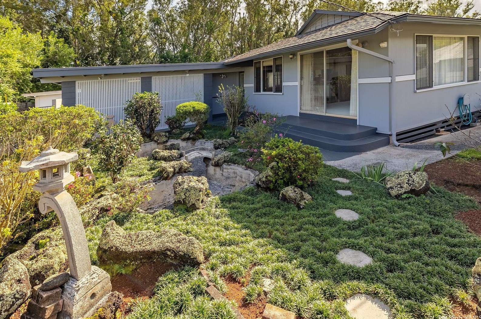 231 Loko Pl, Wahiawa, HI 96786-2318