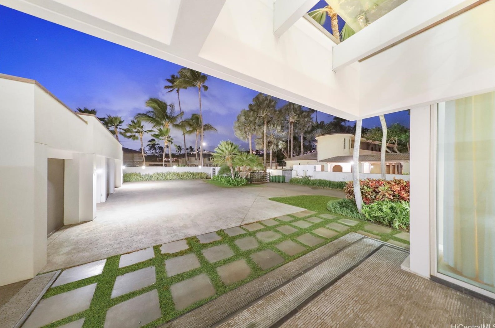 4801 Kahala Ave, Honolulu HI  96816-5231 exterior