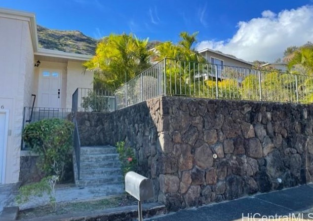 656 Papahehi Pl, Honolulu, HI 96821