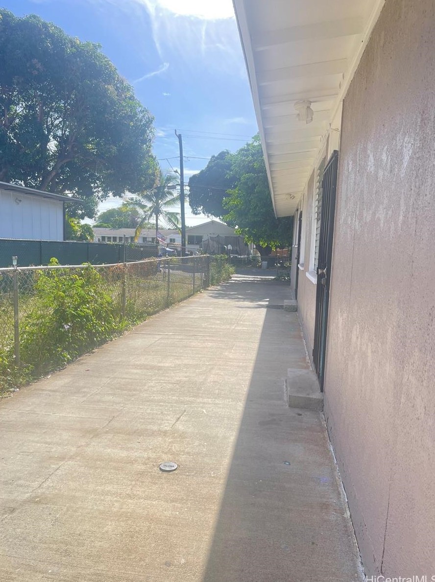 84730 Lahaina St, Nanakuli, HI 96792-1841