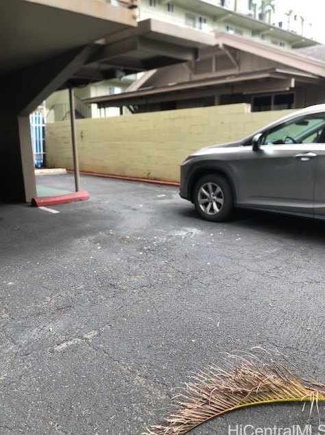 2442 Tusitala St, Honolulu HI 96815-3153 exterior