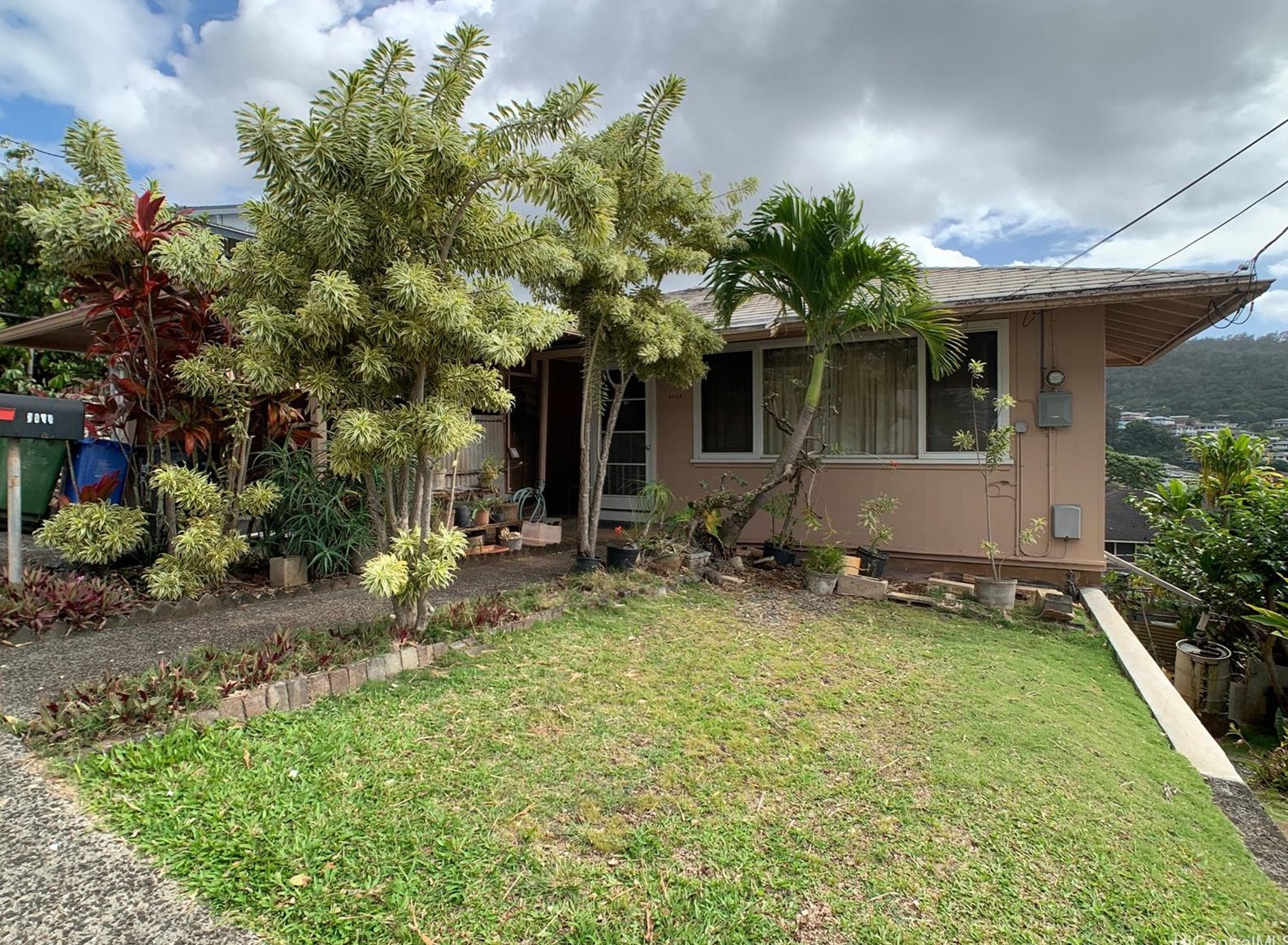 2453 Naai St, Honolulu, HI 96819