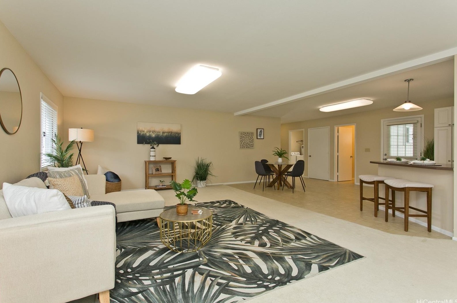 712 Kauai St, Honolulu, HI 96817