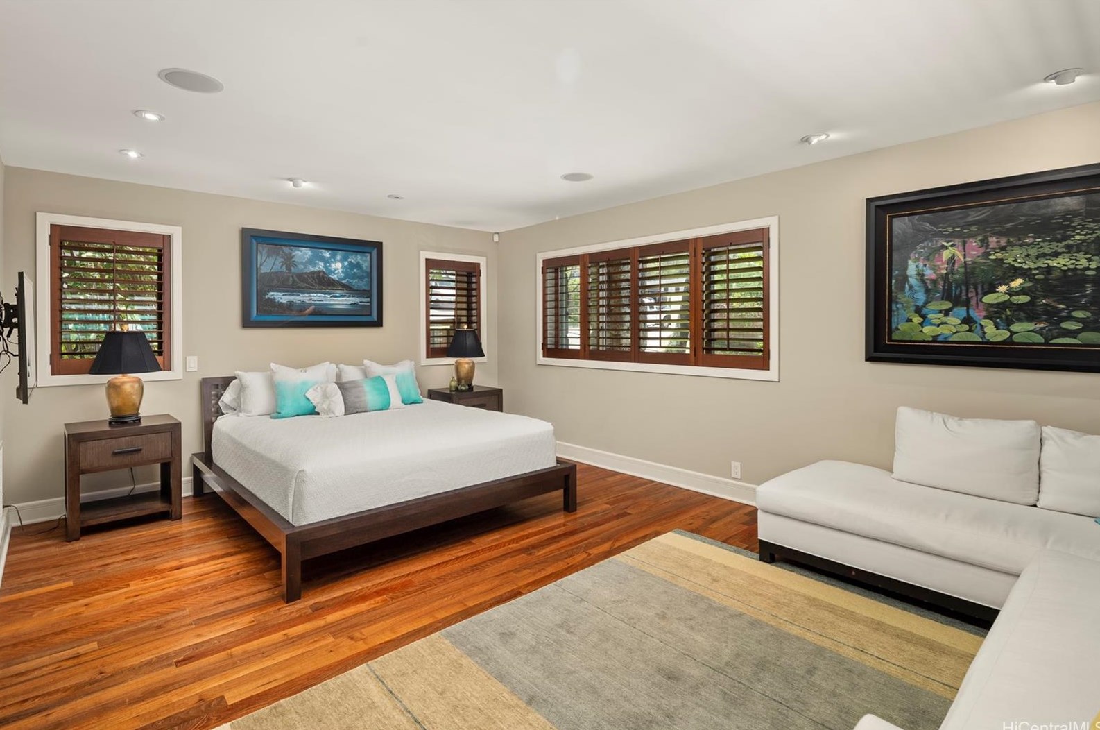 2984 Makalei Pl, Honolulu HI 96815-4743 exterior