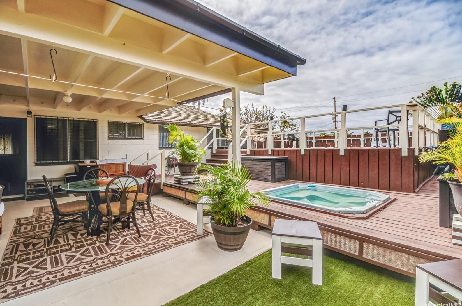 87-695 Manuu St, Nanakuli, HI 96792