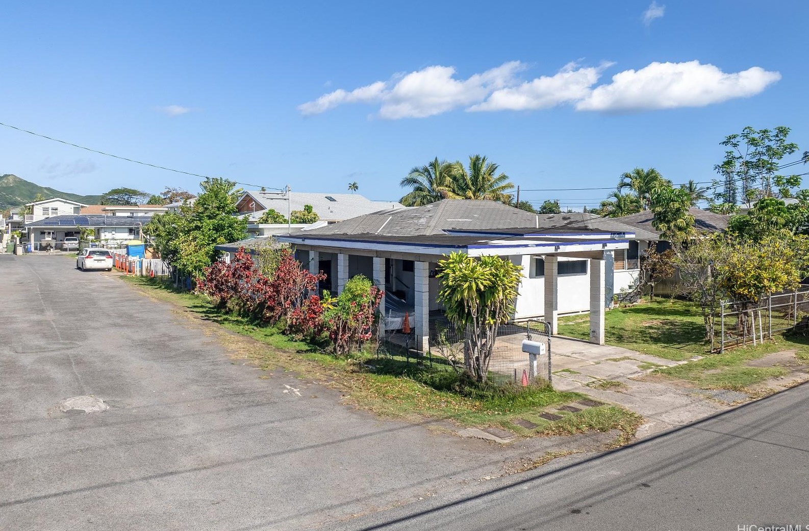 340 Hualani St, Kailua, HI 96734-2201