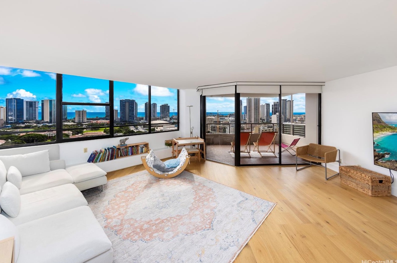 1221 Victoria St #2205, Honolulu, HI 96814