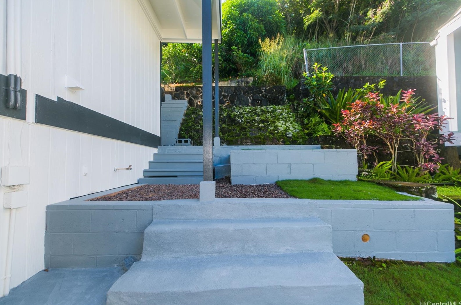 1791 Paailuna Way, Pearl City HI  exterior