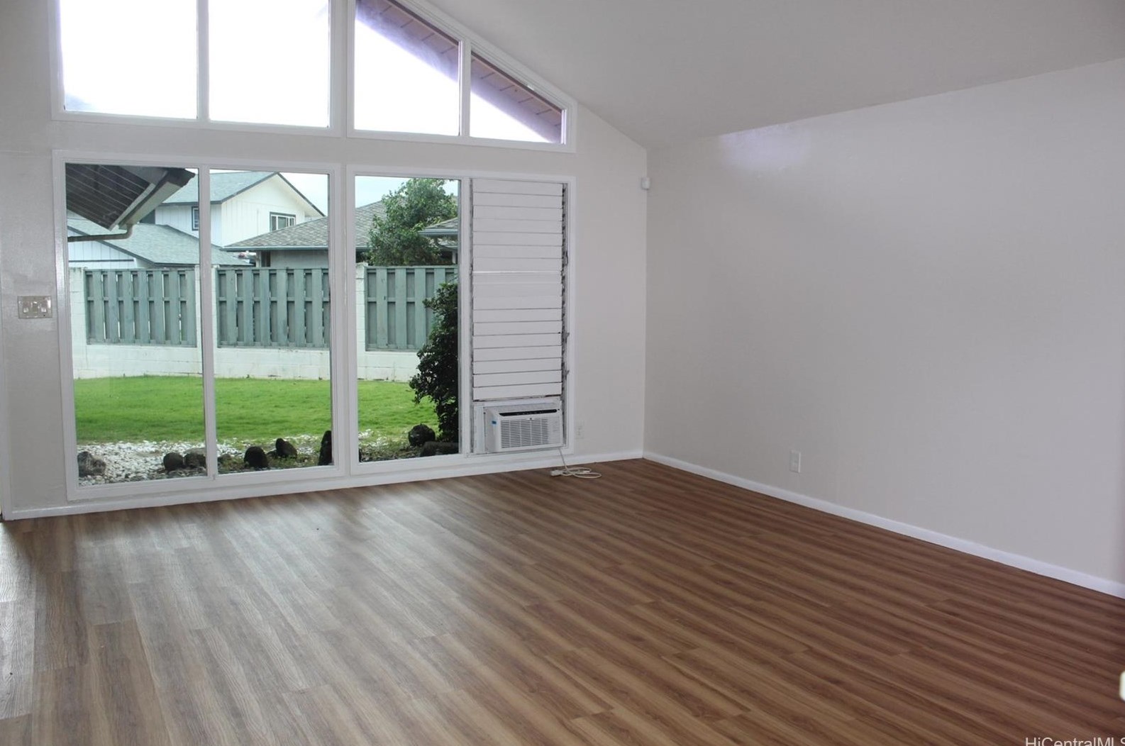46270 Ikiiki St, Kaneohe, HI 96744-4033