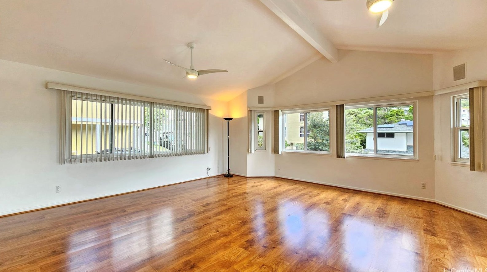 1296 Miloiki St, Honolulu, HI 96825