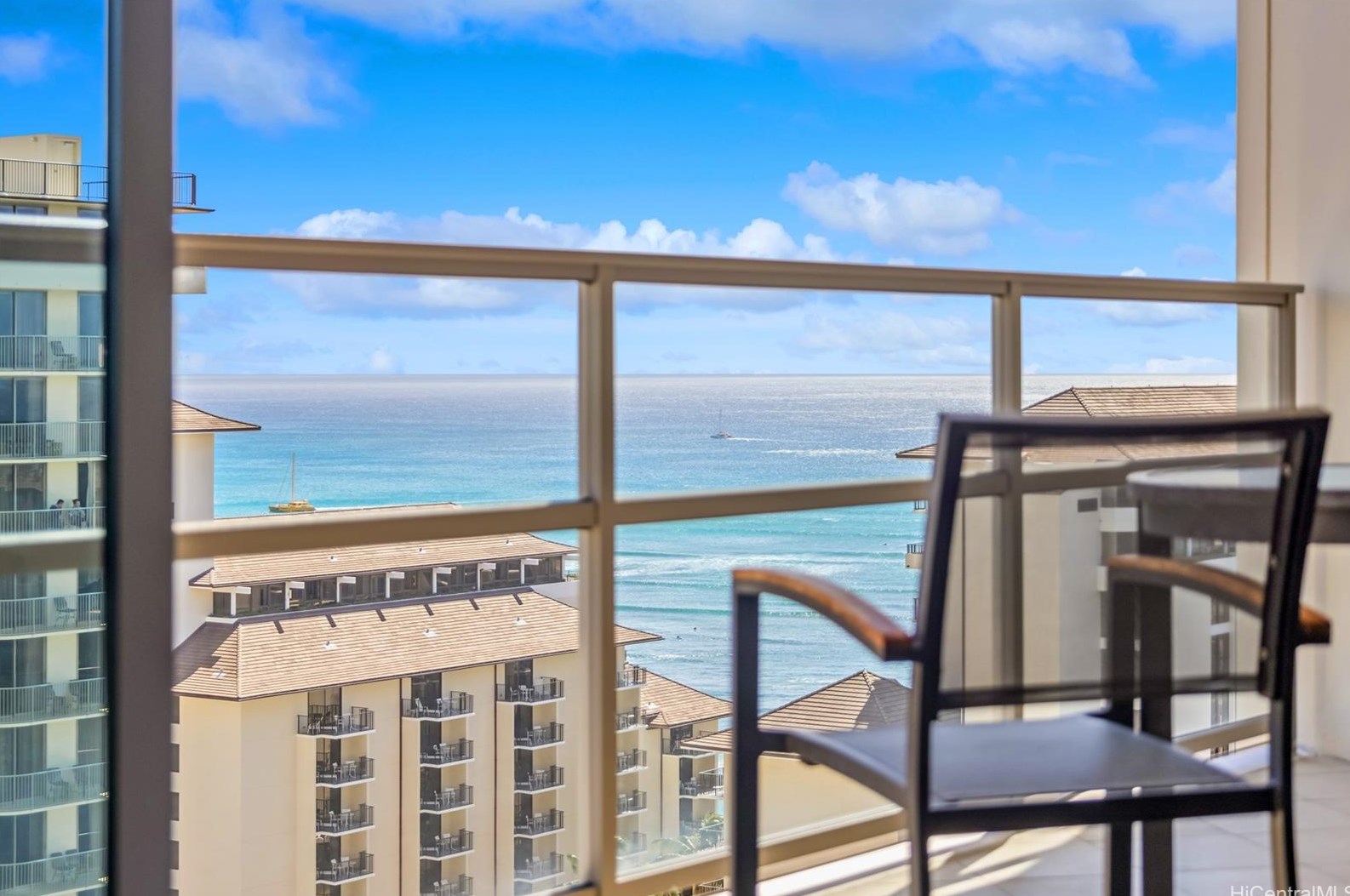 223 Saratoga Rd, Honolulu HI  96815-1942 exterior