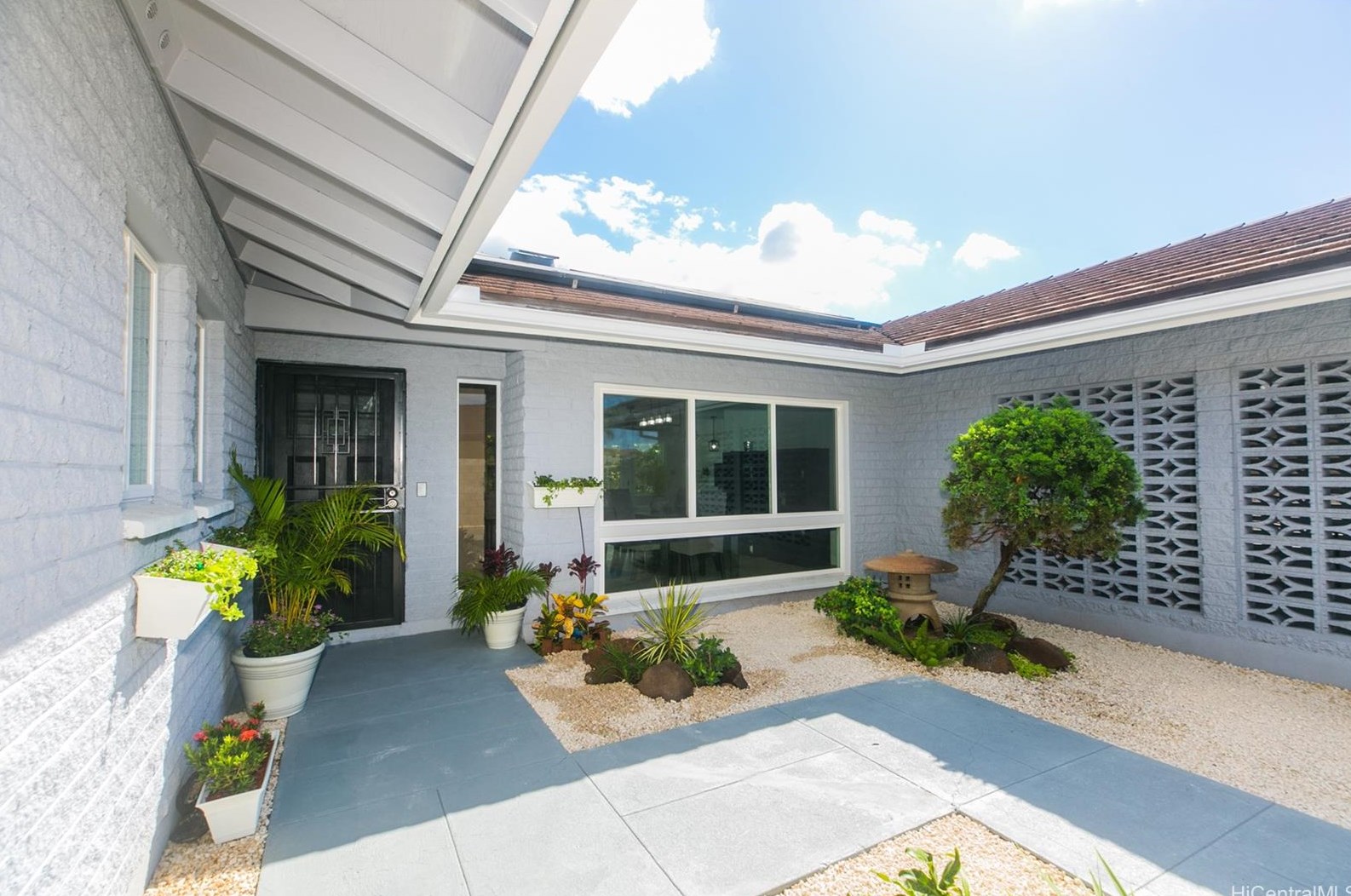 1575 Ala Noni Pl, Honolulu, HI 96818