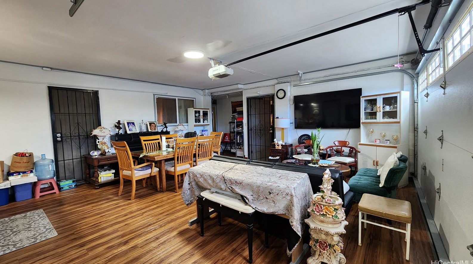 2327 Keha Pl, Honolulu, HI 96819