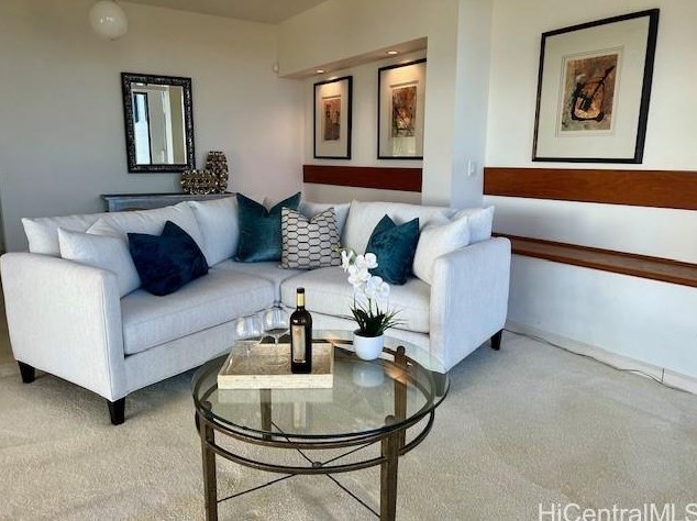 550 Puuikena Dr, Honolulu, HI 96821