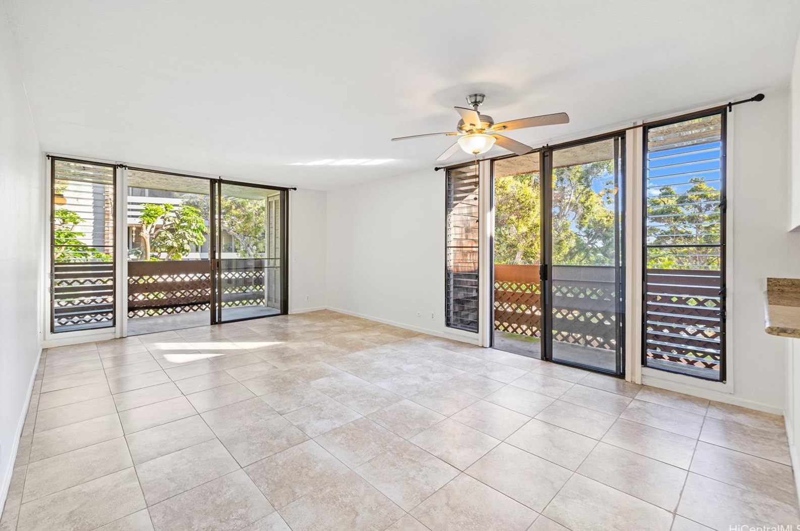 1015 Aoloa Pl #322, Kailua, HI 96734