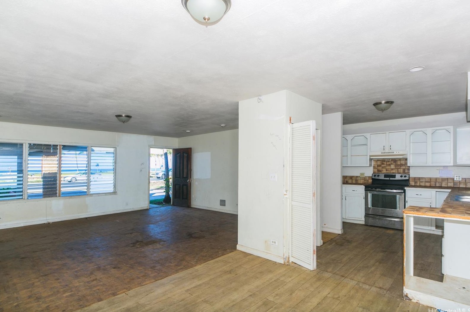 87-922 Farrington Hwy, Nanakuli, HI 96792-0031