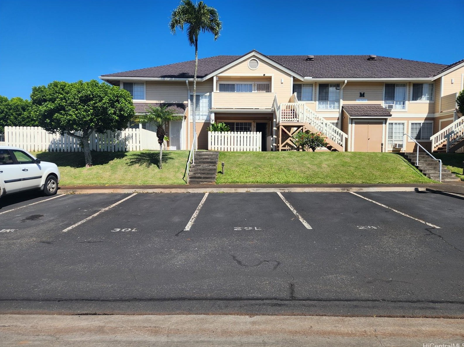 94-1453 Waipio Uka St #m106, Waipahu, HI 96797