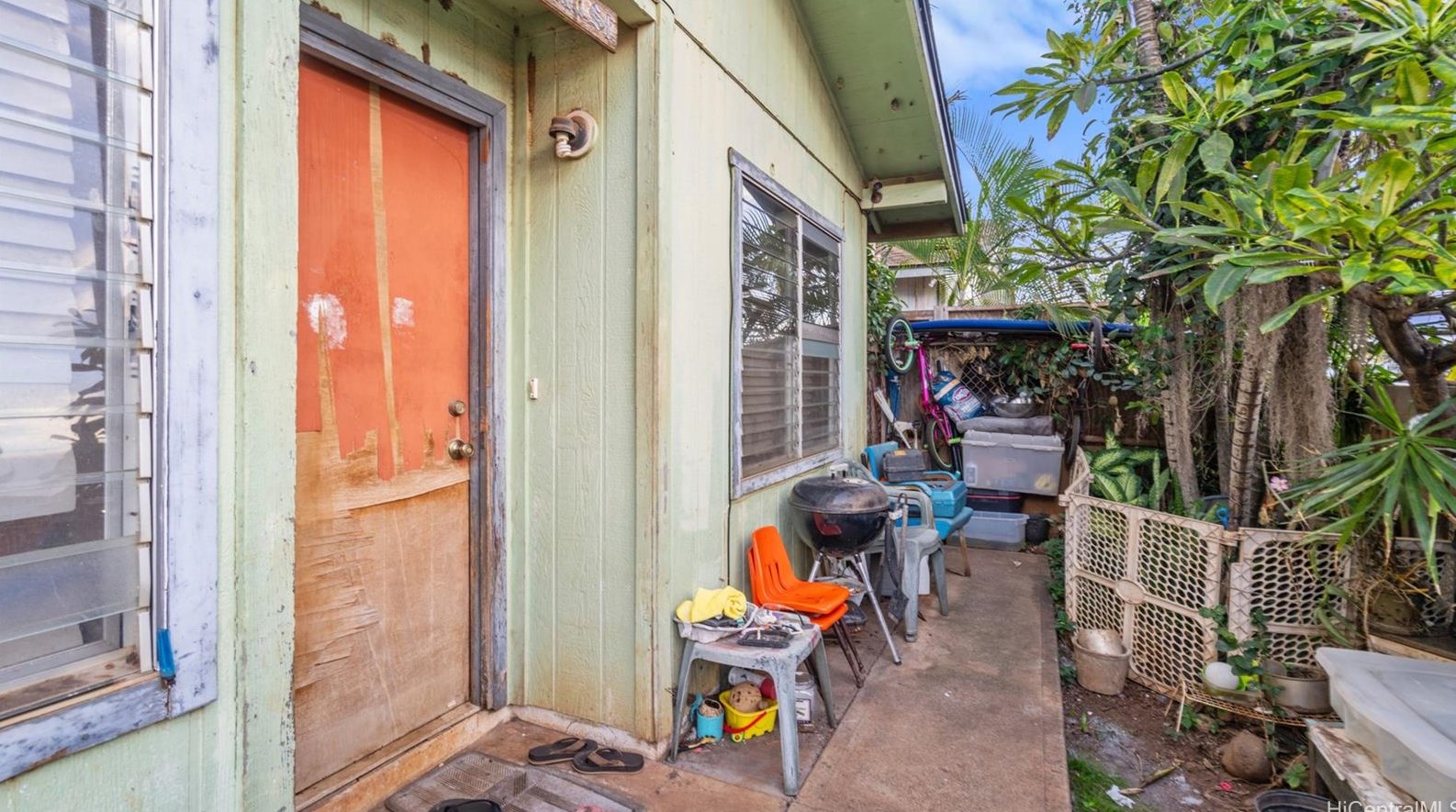 84-564 Manuku St, Nanakuli, HI 96792-1852