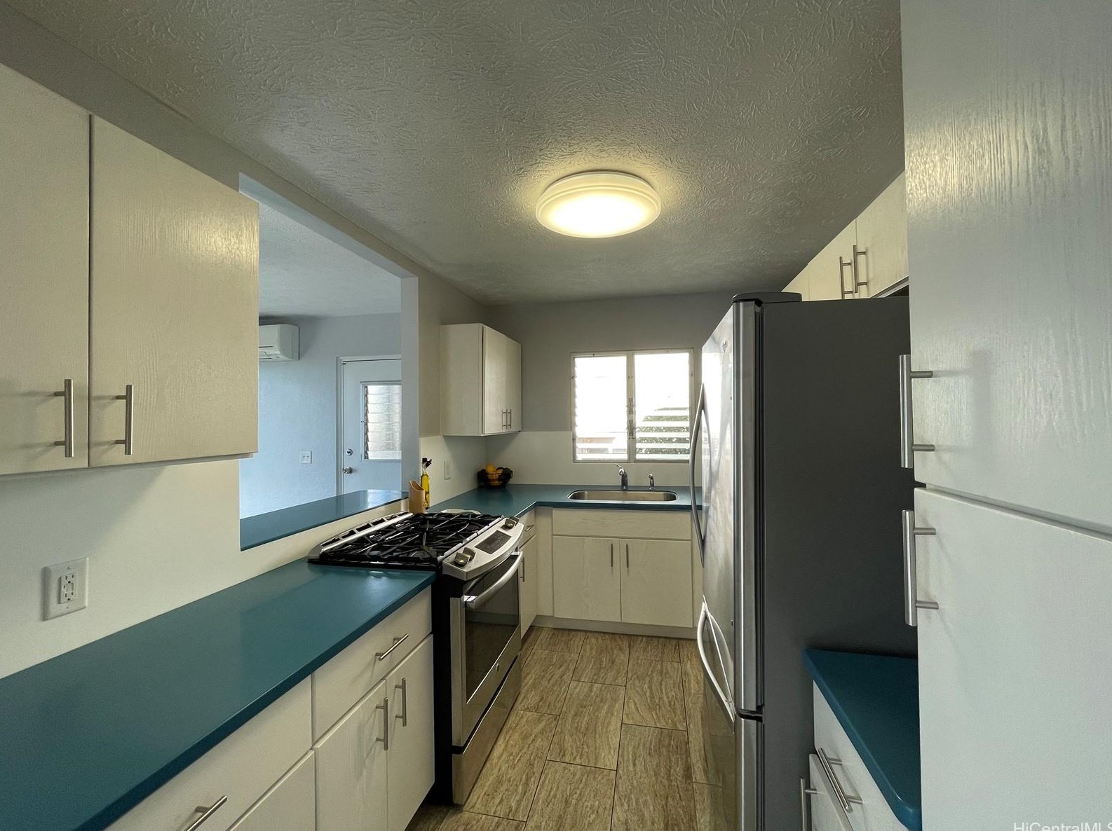 1379 13th Ave #a, Honolulu, HI 96816