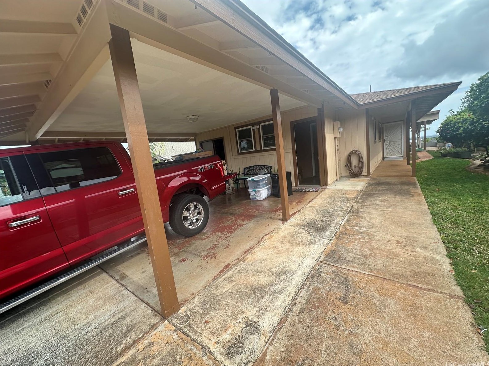 94-673 Kime St, Waipahu, HI 96797-1214