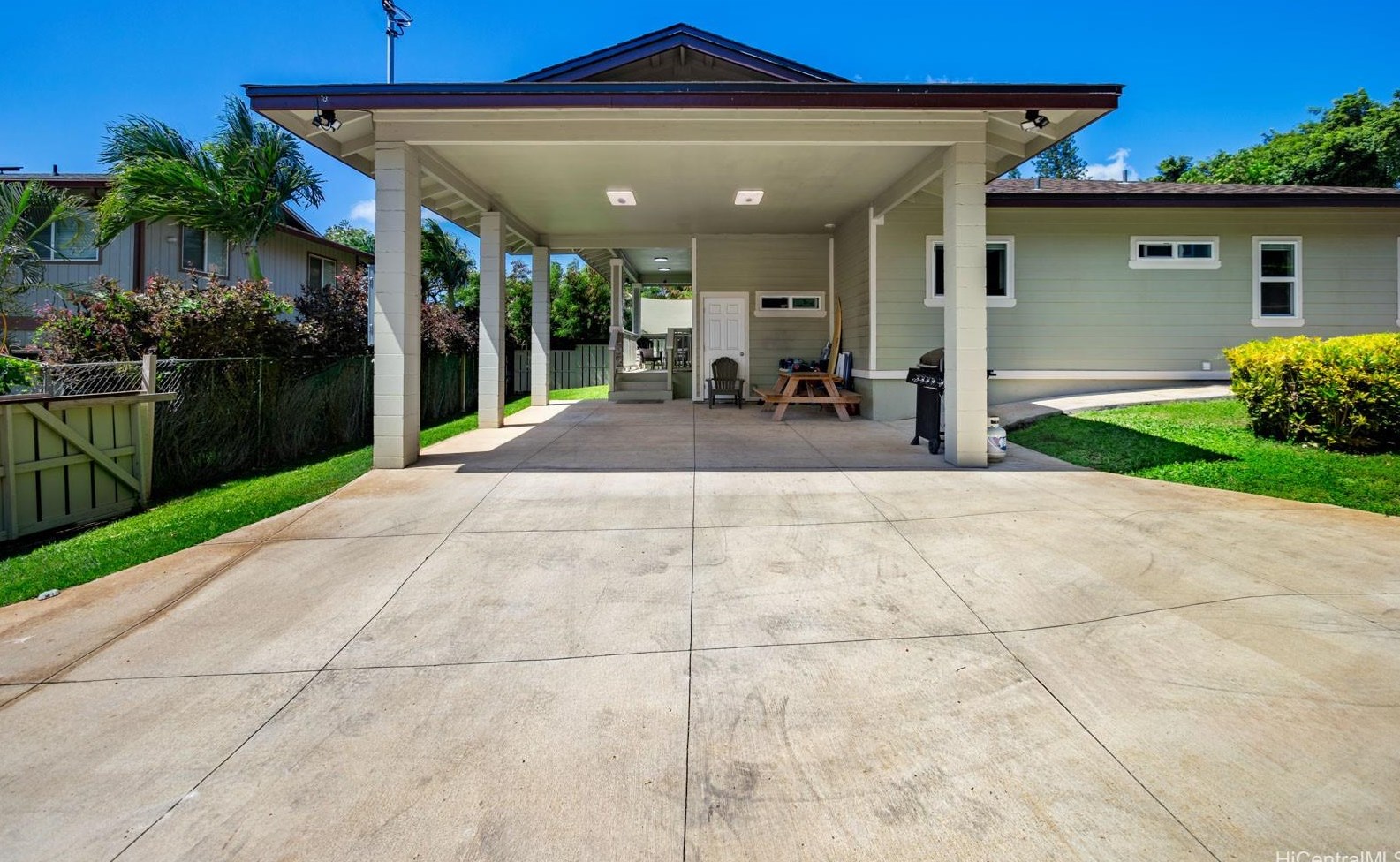 85-220 Lualualei Homestead Rd, Nanakuli, HI 96792-3050