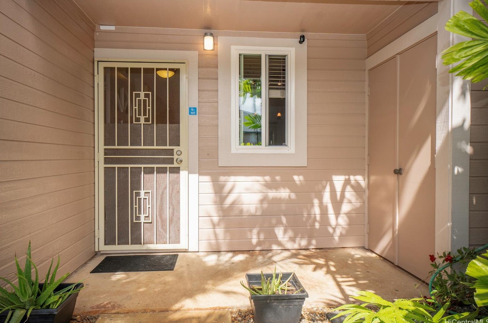 94-870 Lumiauau St #l105, Waipahu, HI 96797