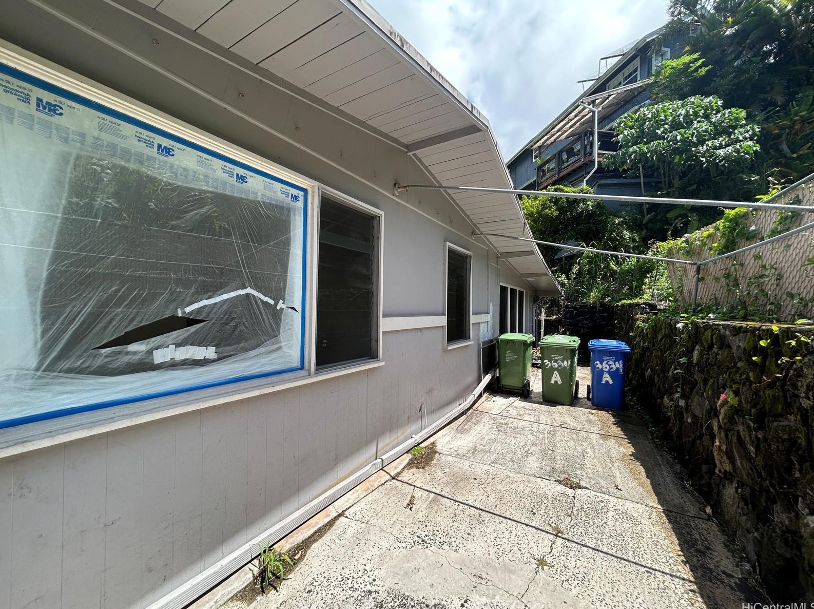 3634 Halekipa Pl, Honolulu, HI 96816-3402