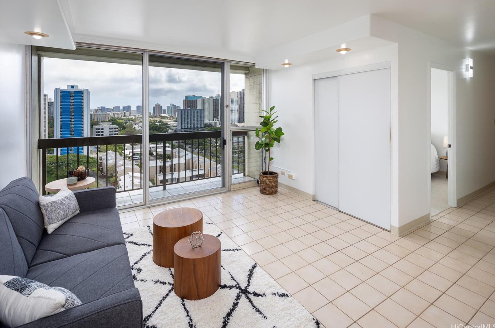 1425 Liliha St #16b, Honolulu, HI 96817