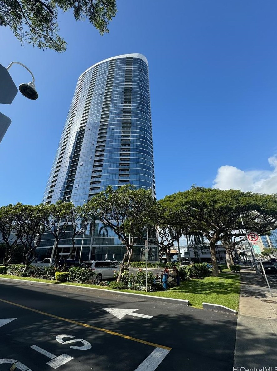 1296 Kapiolani Blvd, Honolulu HI  96814-2803 exterior