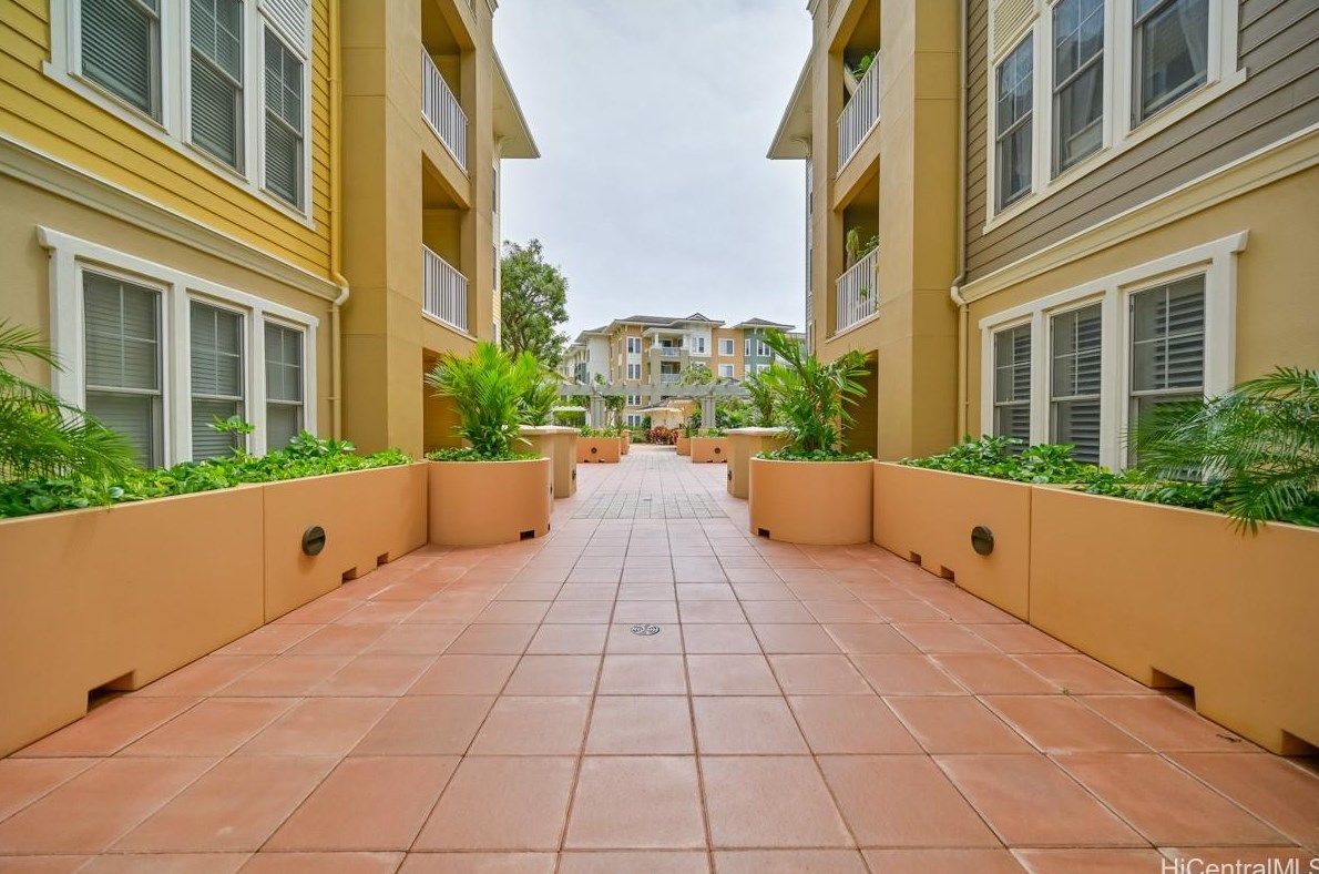 520 Lunalilo Home Rd #6214, Honolulu, HI 96825
