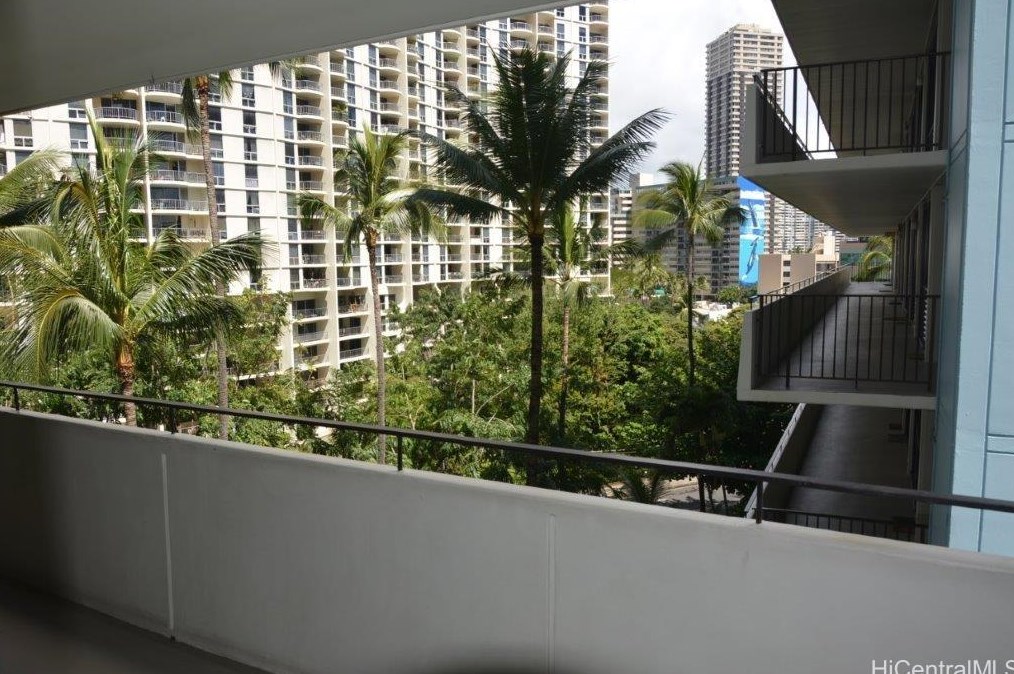 425 Ena Rd #701c, Honolulu, HI 96815