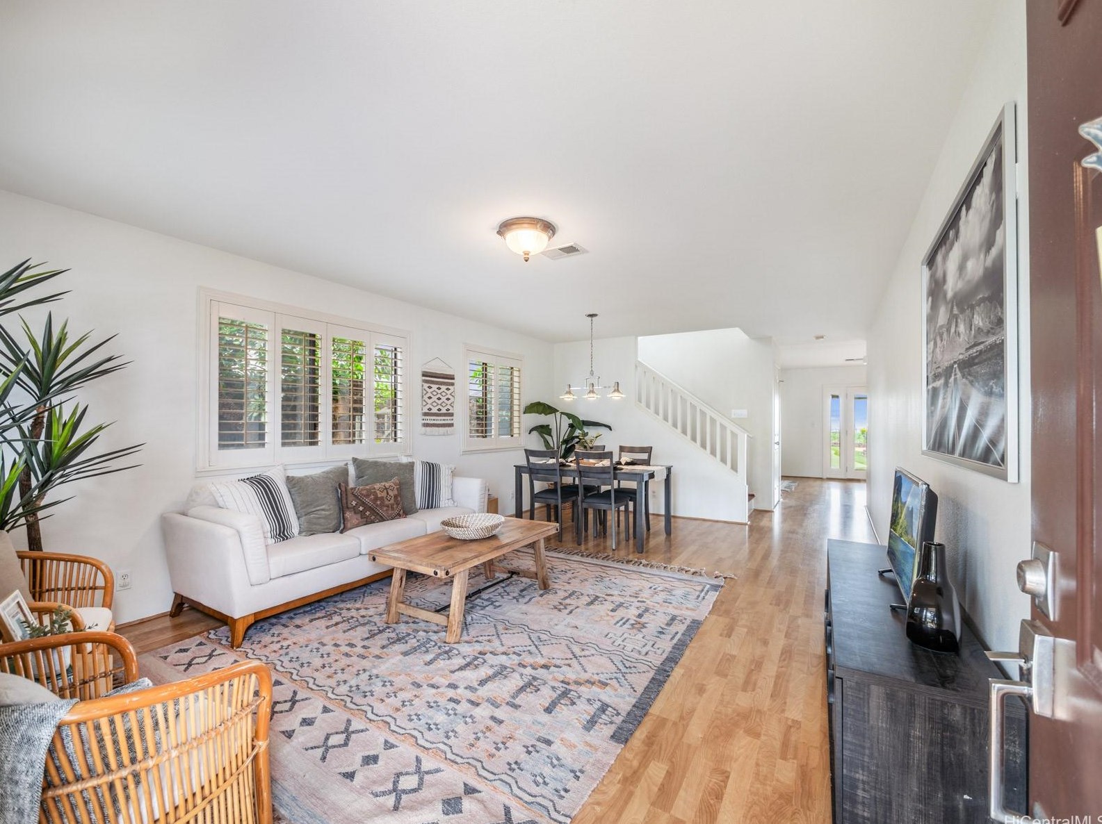 94-1035 Kapehu St, Waipahu, HI 96797-5400