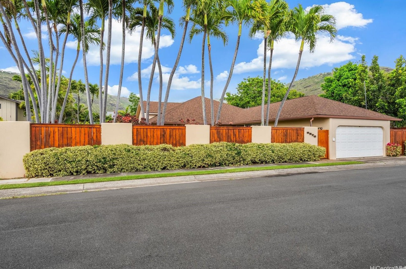5276 Oio Dr, Honolulu, HI 96821