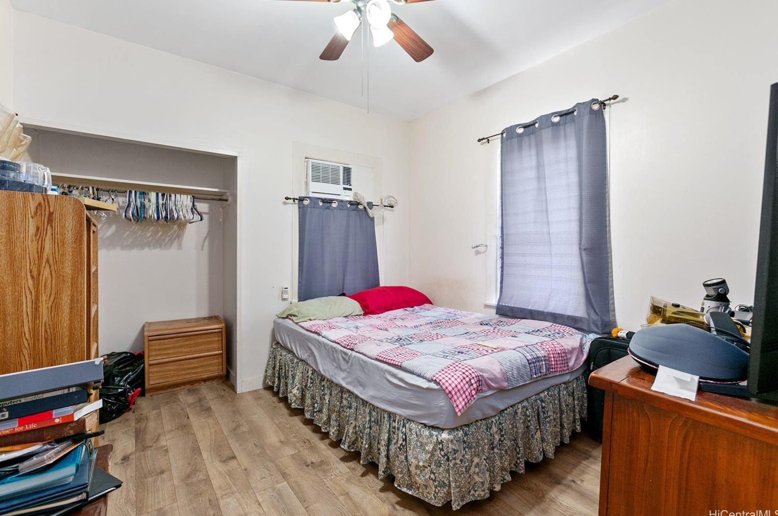 1108 19th Ave, Honolulu HI  96816-4609 exterior