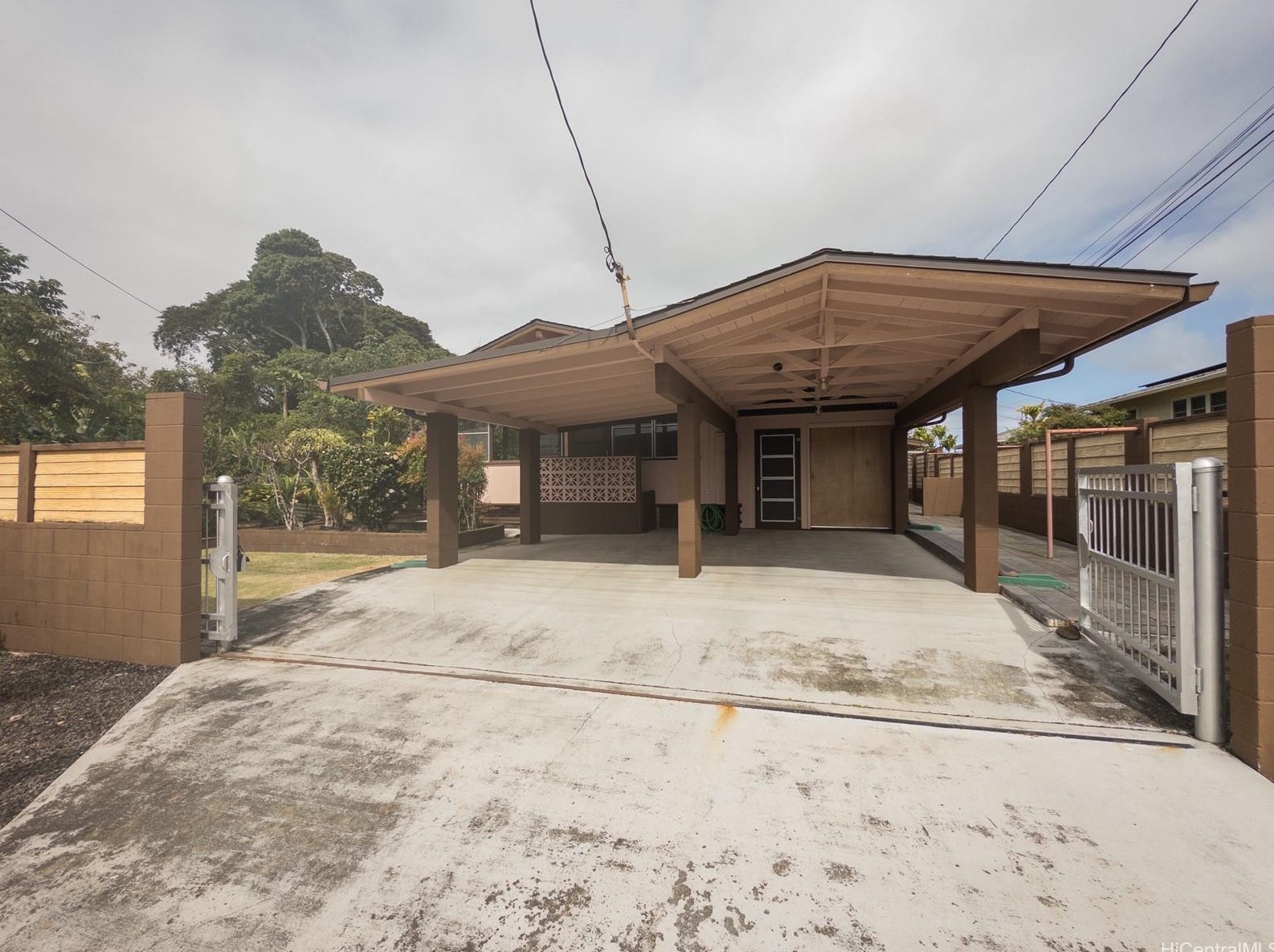1942 Kinipopo St, Wahiawa, HI 96786