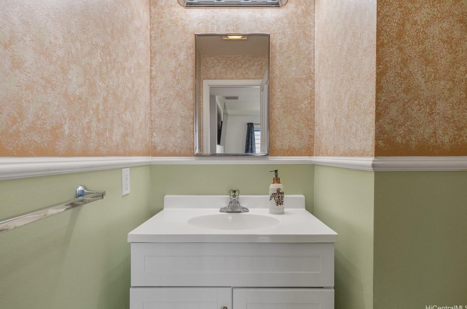 91-324 Hoalauna Pl, Ewa Beach HI  exterior