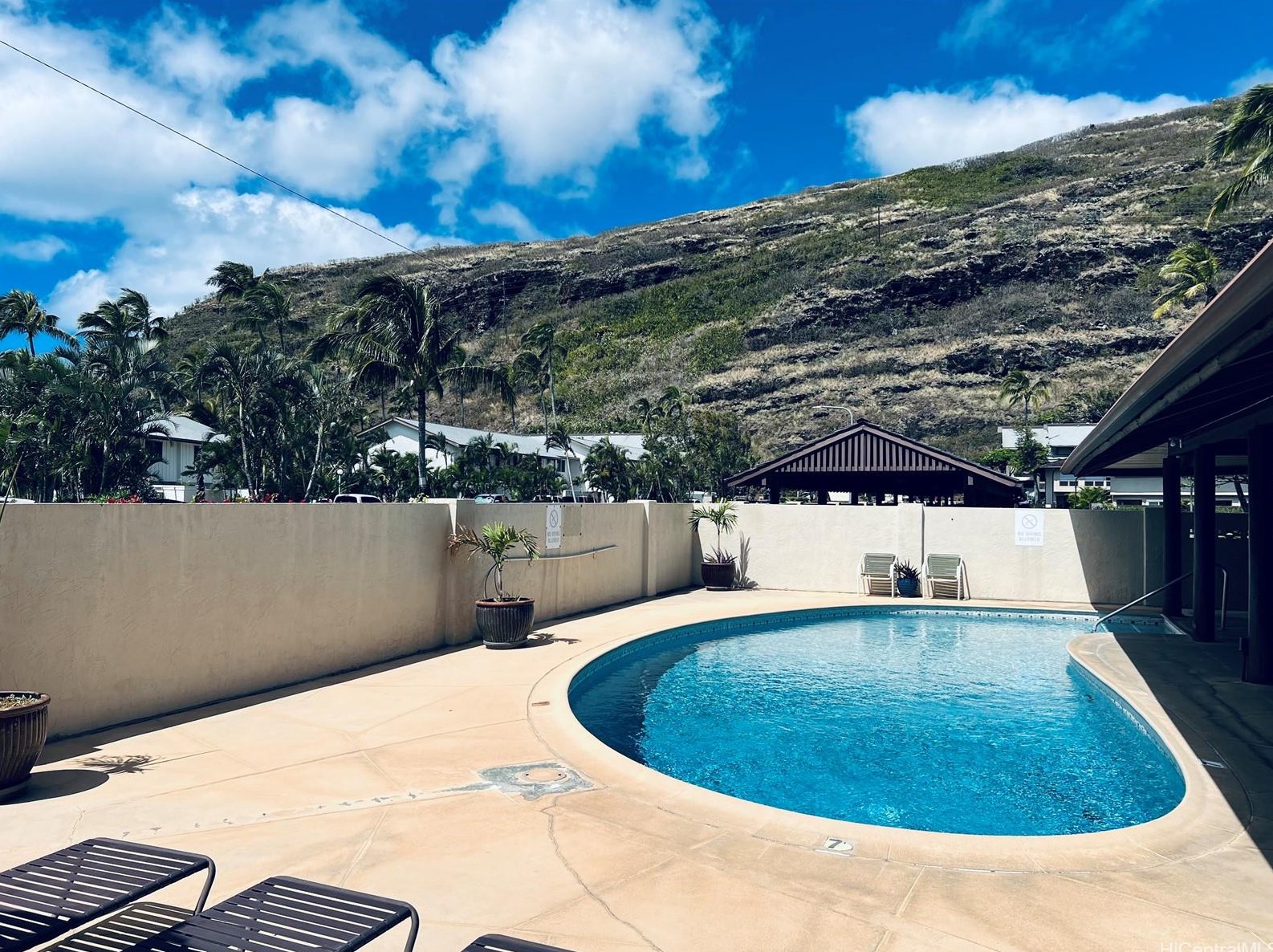 6236 Keokea Pl, Honolulu HI  96825-1275 exterior